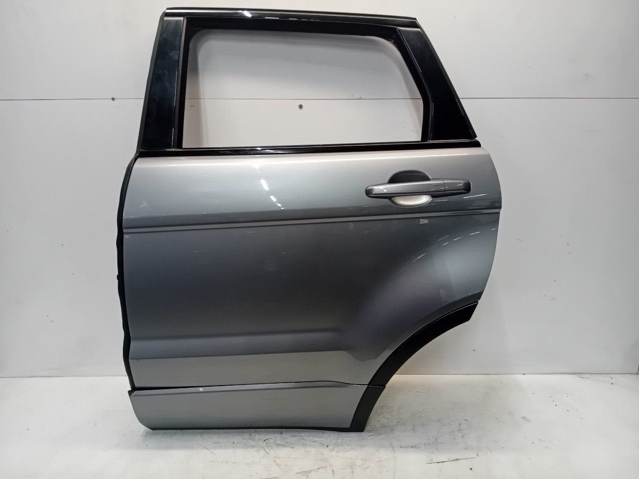 Portier links achter Land Rover Evoque, Onderdelen@venauto.nl, Van der Ven Autorecycling B.V., Land Rover, Ettenseweg 76, 4706 PB Roosendaal, The Netherlands