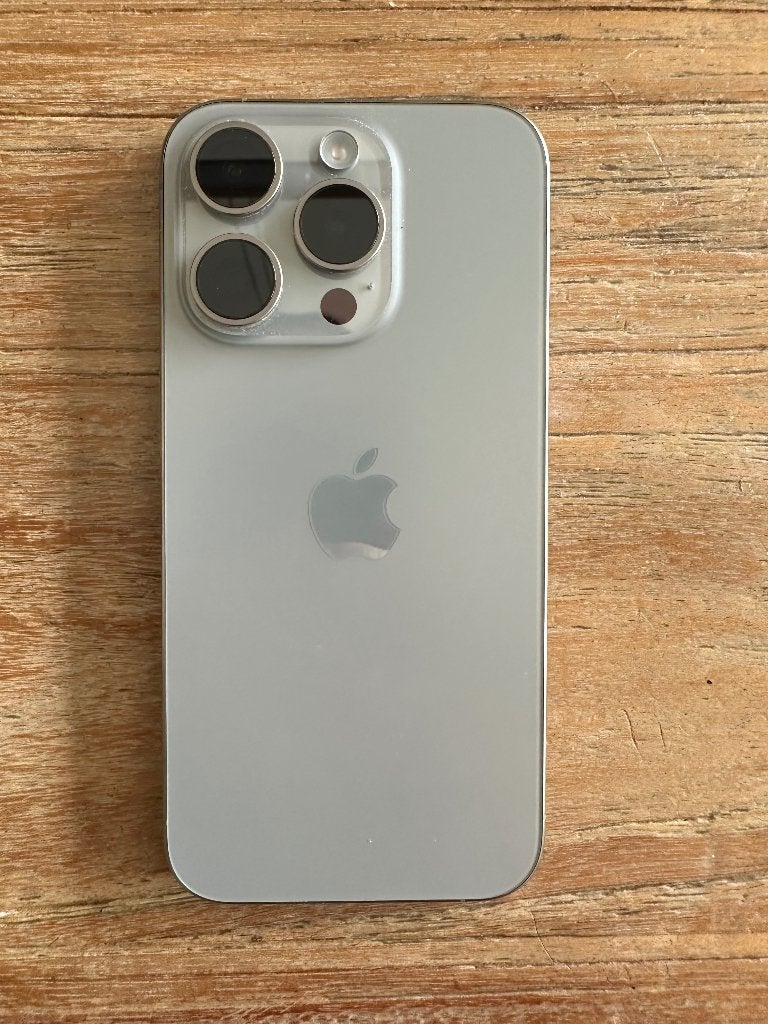 iPhone 15 Pro Titanium 128 gigabyte, Telecommunicatie, Mobiele telefoons | Apple iPhone, Zo goed als nieuw, 128 GB, Zonder abonnement