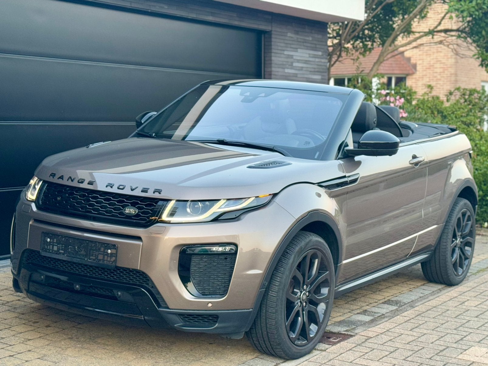 Range Rover Evoque cabriolet TD4 HSE Dynamic, Autos, Land Rover, Cuir, Achat, Noir, 2 portes