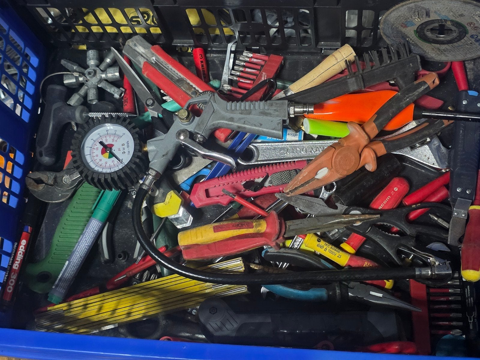 outils de travail, Enlèvement
