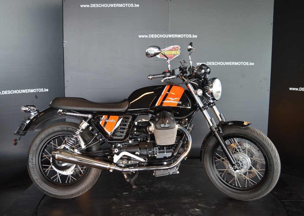 2015 Moto Guzzi V7 Special | 13.861KM | 1 Jaar Garantie, 2 cilinders, 744 cc, Bedrijf, Toermotor