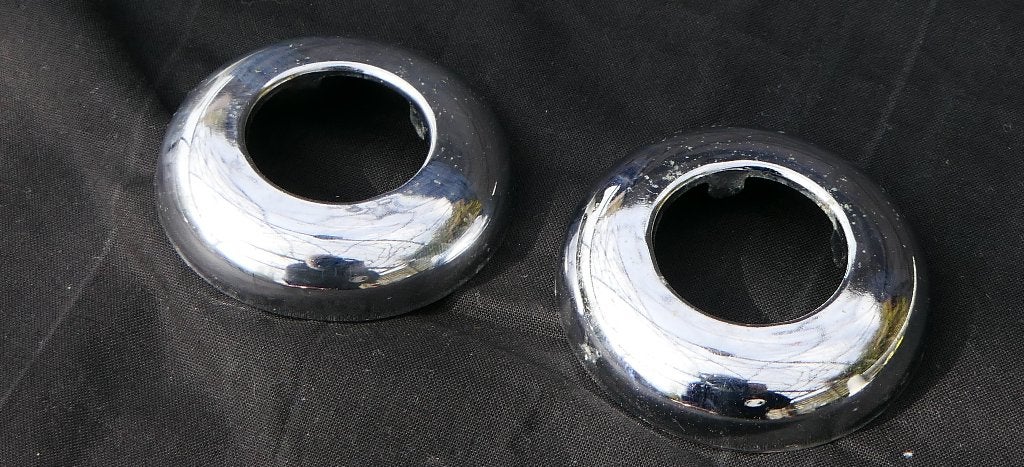 Vintage sanitair Rozet Chromé 2 stuks, Doe-het-zelf en Bouw, Buizen en Afvoer, Ophalen of Verzenden, Gebruikt, Overige materialen