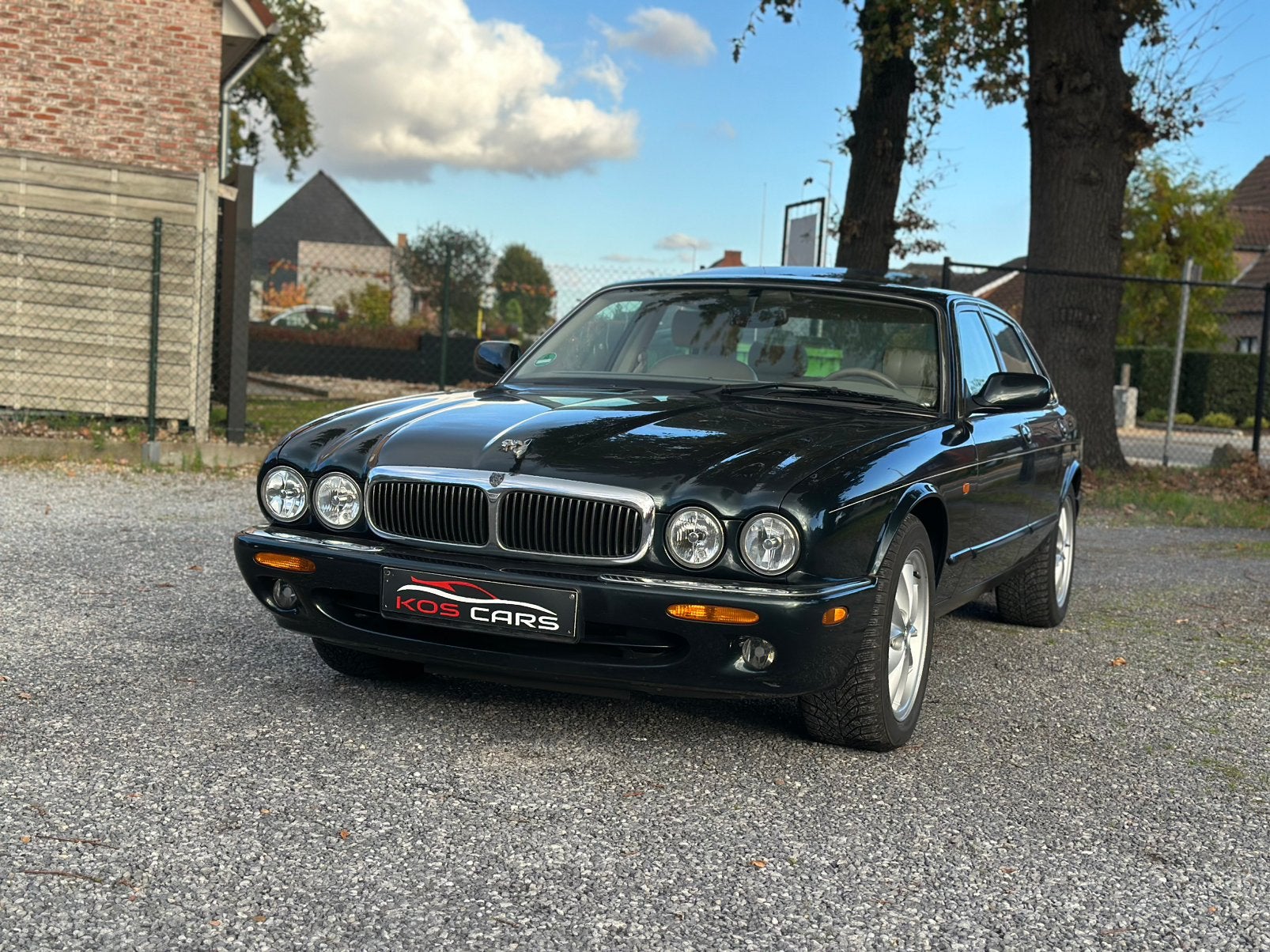 Jaguar Xj8 Executive/4.0i V8/286Pk/Bijna Oldtimer/1997, Auto's, Dealer onderhouden, Achterwielaandrijving, https://public.car-pass.be/vhr/49f56db8-a541-4fba-9a2f-24bf2ea967bd