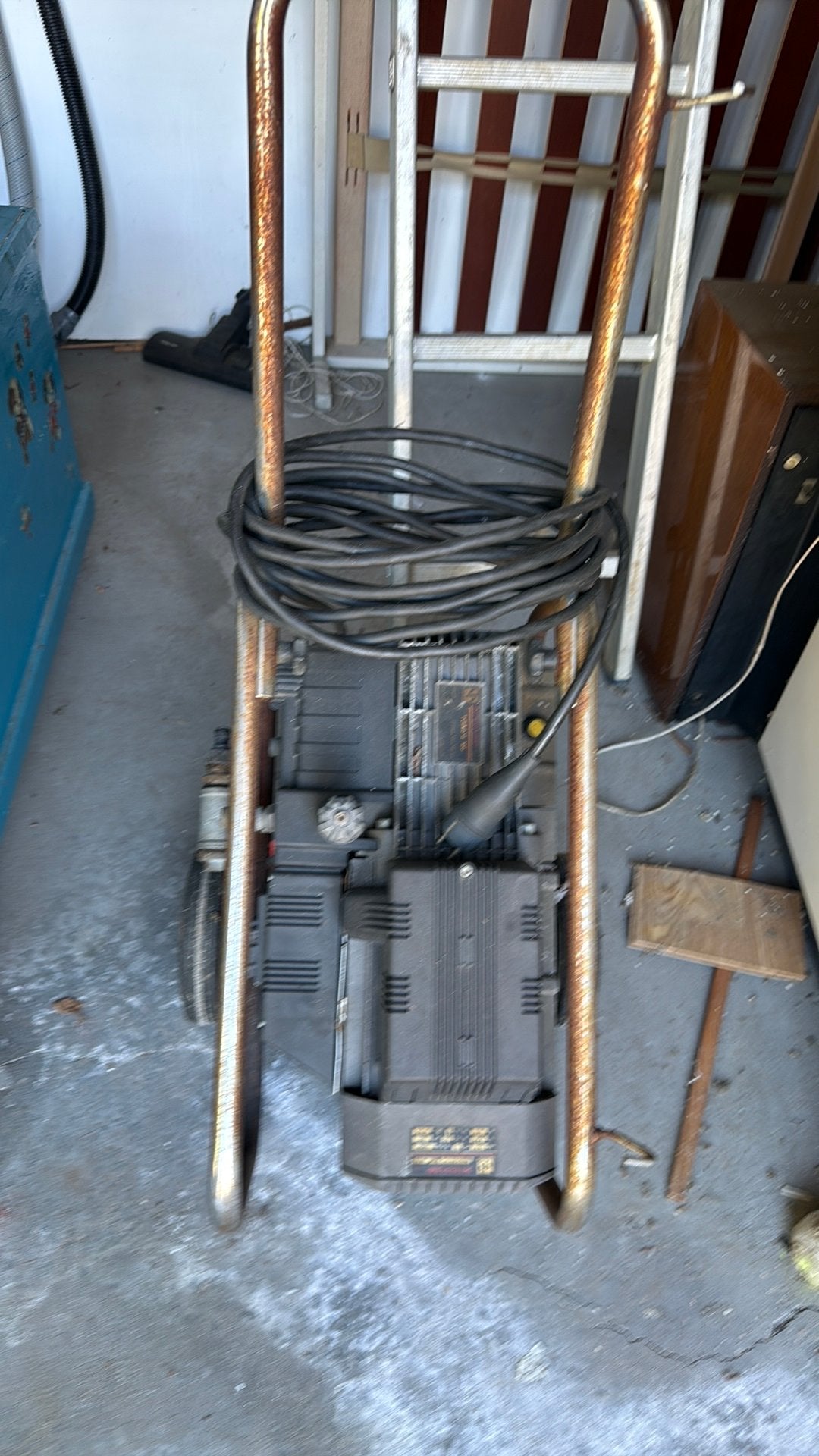 Ancienne pompe à eau vintage Interpump, Jardin & Terrasse, Enlèvement, Utilisé, Électrique, Autres types