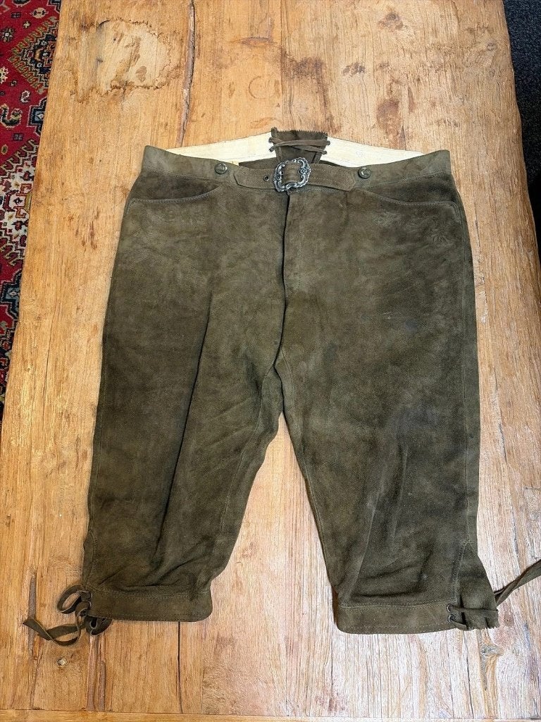 Authentieke, olijfgroene lederhose, Handmade, Enlèvement ou Envoi, Comme neuf, Vert