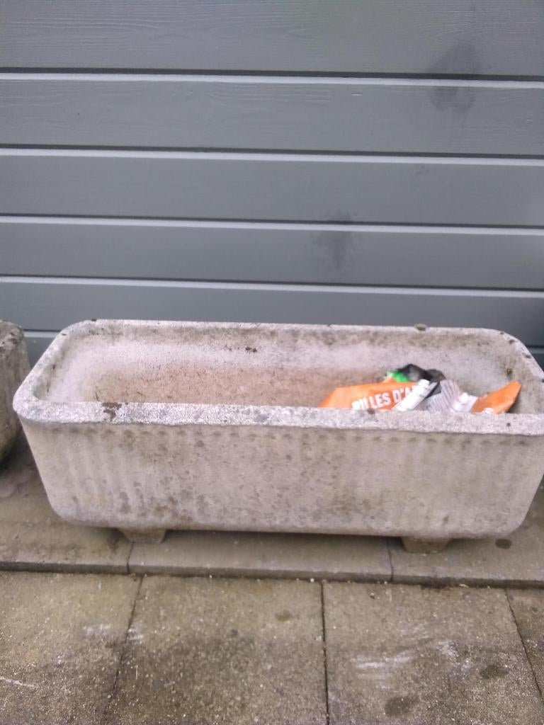 Twee bloembakken, Tuin en Terras, Ophalen, Zo goed als nieuw, Beton, Balkon
