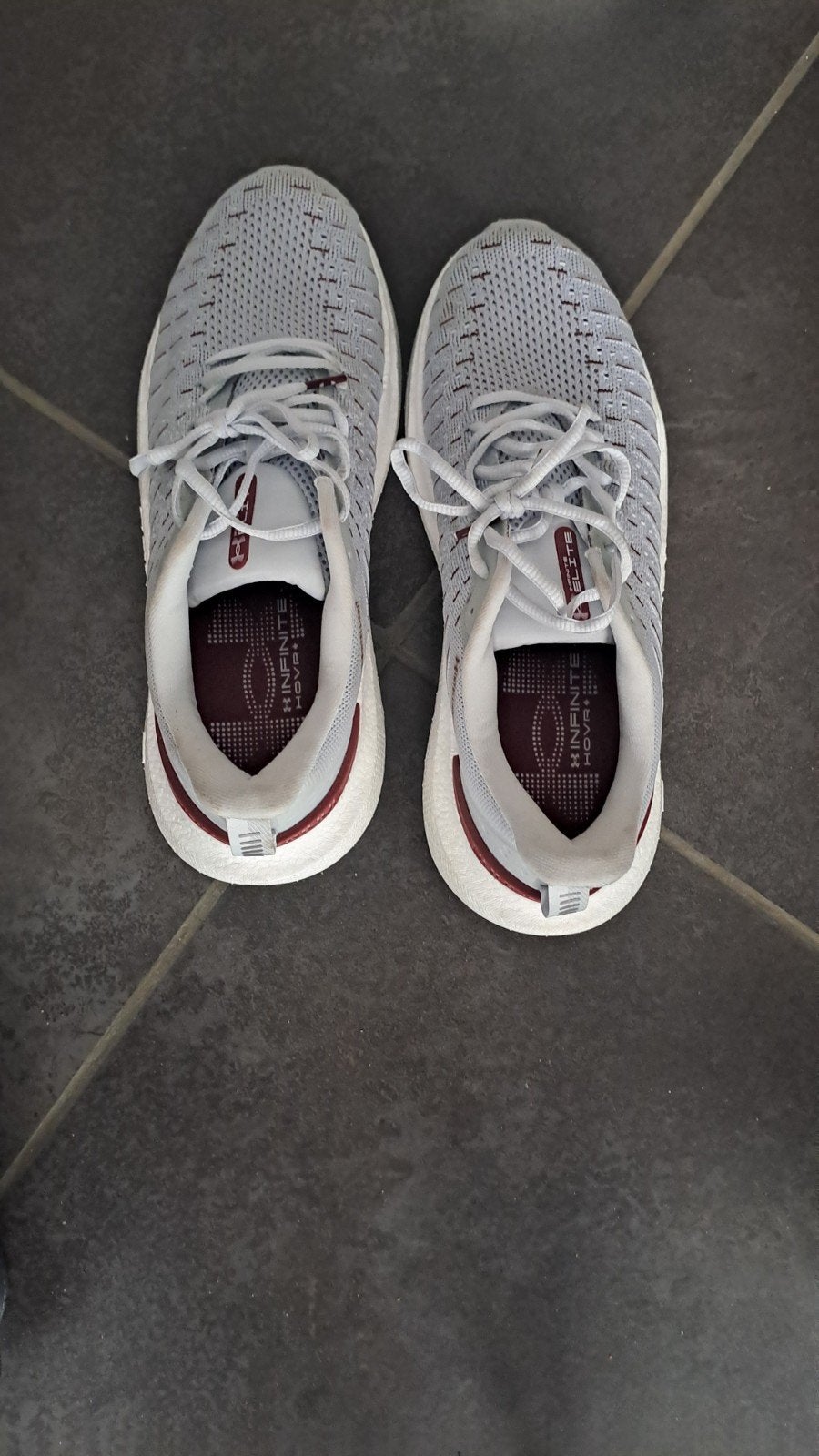 Under armor stuur me als jij echt geinterresseerd bent, Autres marques, Course à pied, Chaussures de course à pied, Comme neuf