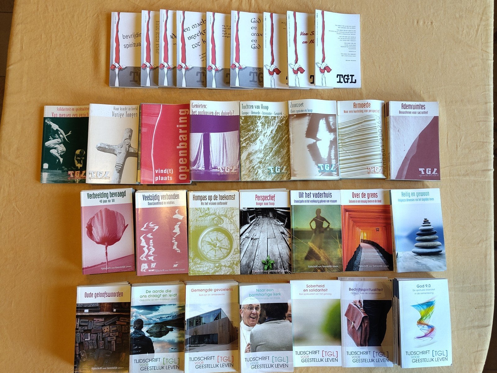 Tijdschrift voor Geestelijk Leven (TGL) 1989-1990/2000-2022, Livres, Enlèvement ou Envoi