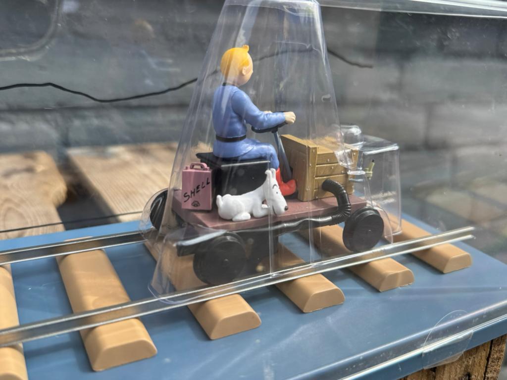 Statue de Tintin avec Bobbie, Enlèvement ou Envoi, Tintin, Utilisé, Statue ou Figurine