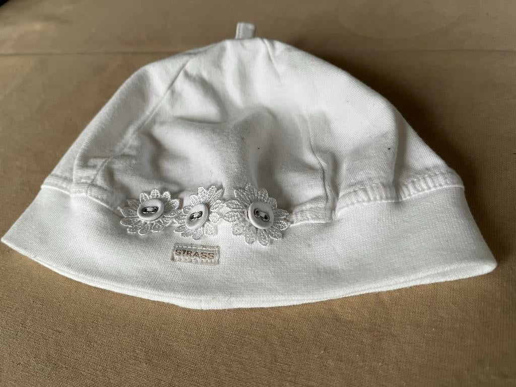 Witte babymuts, maat 2, merk Strass,6-12 maanden., Enfants & Bébés, Vêtements de bébé | Casquettes & Chapeaux, Enlèvement ou Envoi