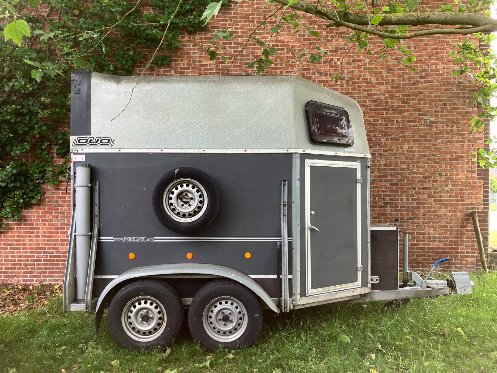 Off-grid Tiny House in omgebouwde Böckmann paardentrailer, Ophalen