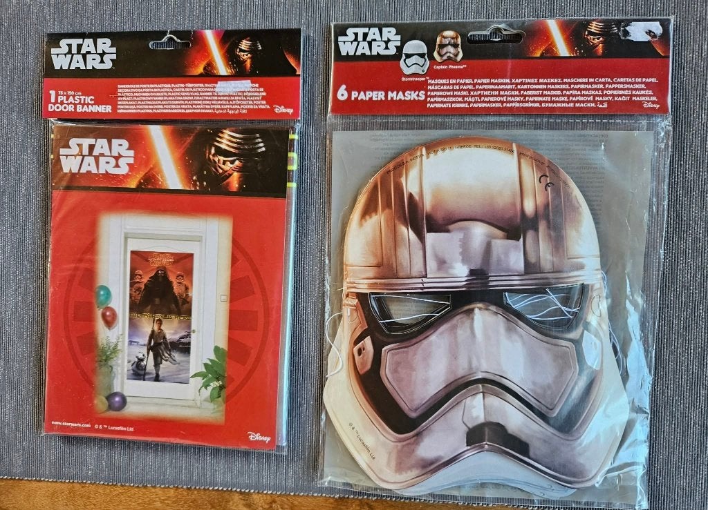 Lot STAR WARS set d'écriture + poster + 6 masques Disney, Ophalen of Verzenden, Nieuw, Boek of Poster
