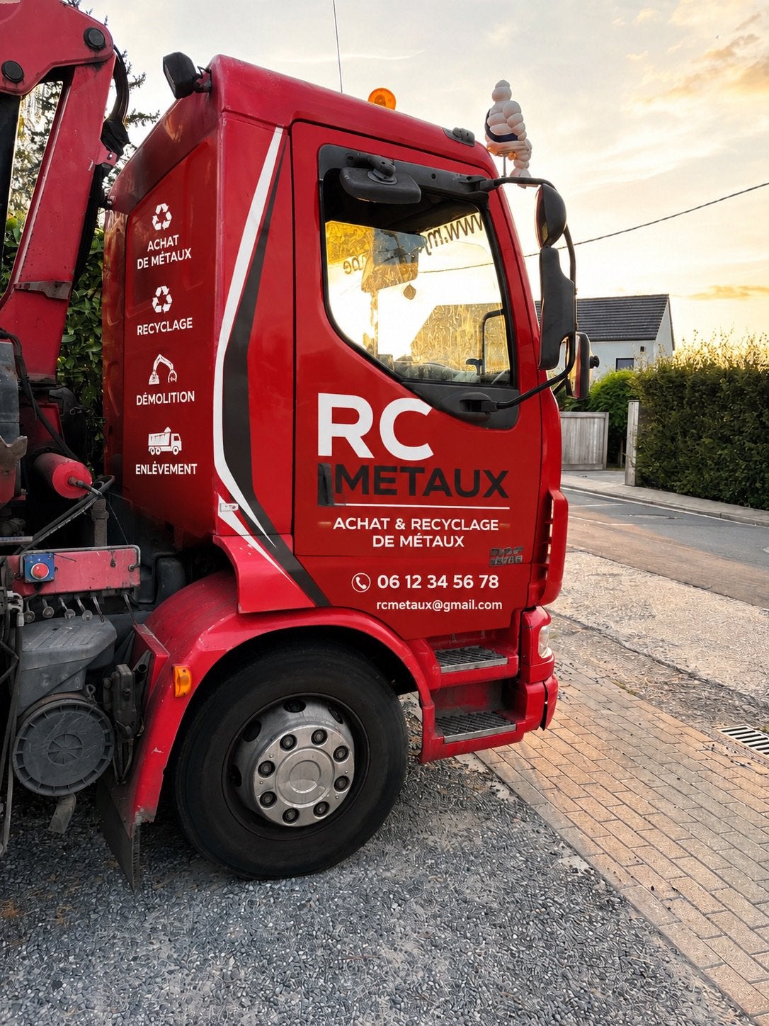 RC MÉTAUX – CAMION 12T AVEC CHAUFFEUR & GRUE