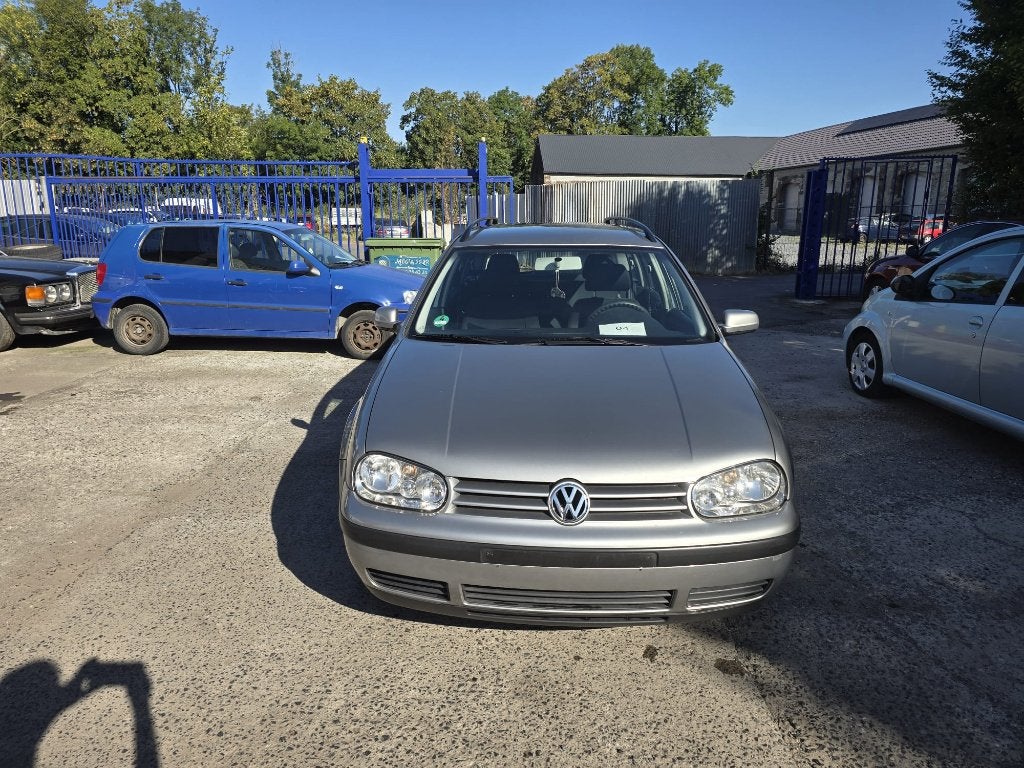 Volkswagen golf break essence 2002 134000km clim GARANTIE, Autos, Argent ou Gris, Achat, Entreprise, Boîte manuelle