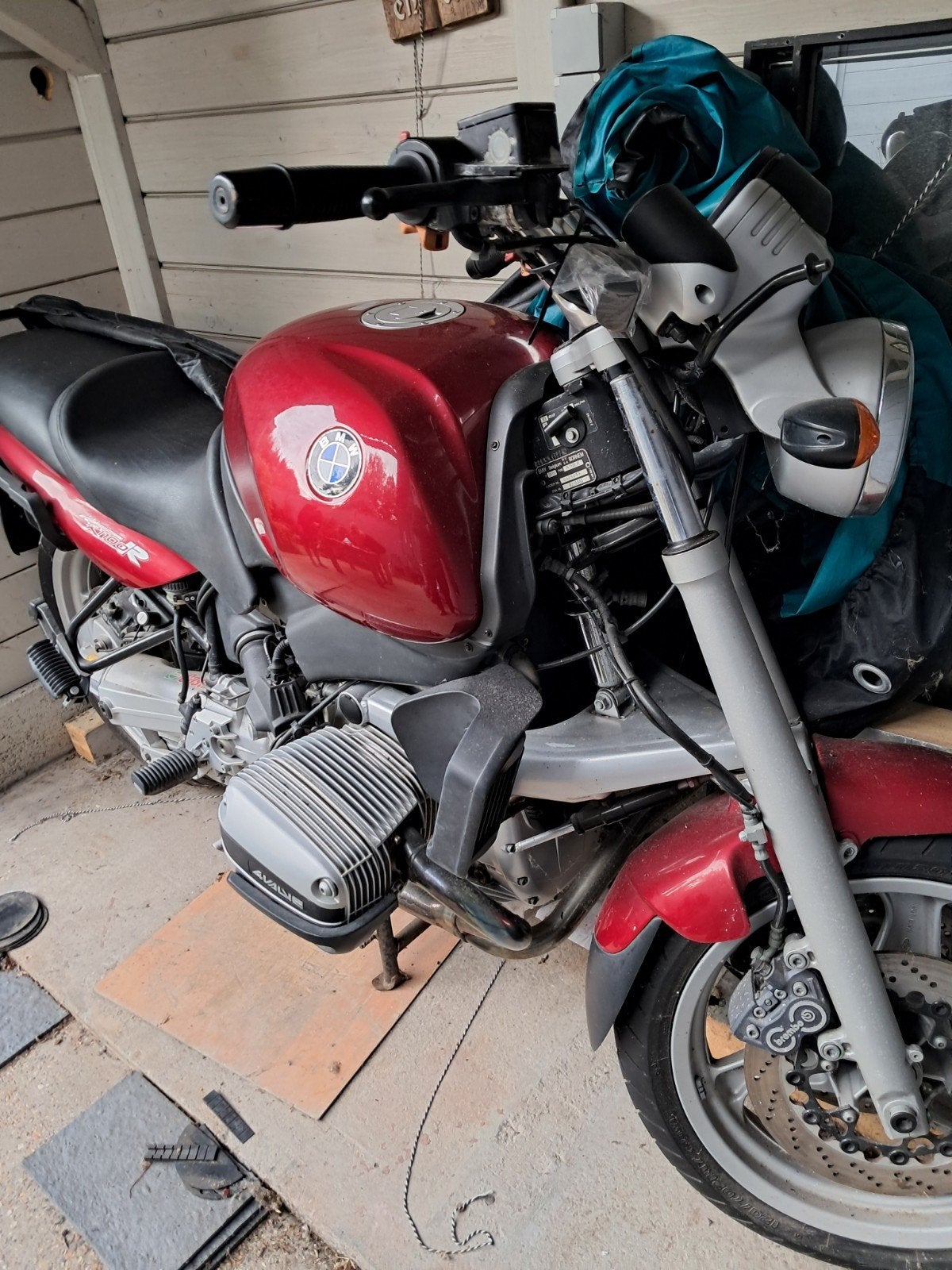 BMW R1100R, Ophalen