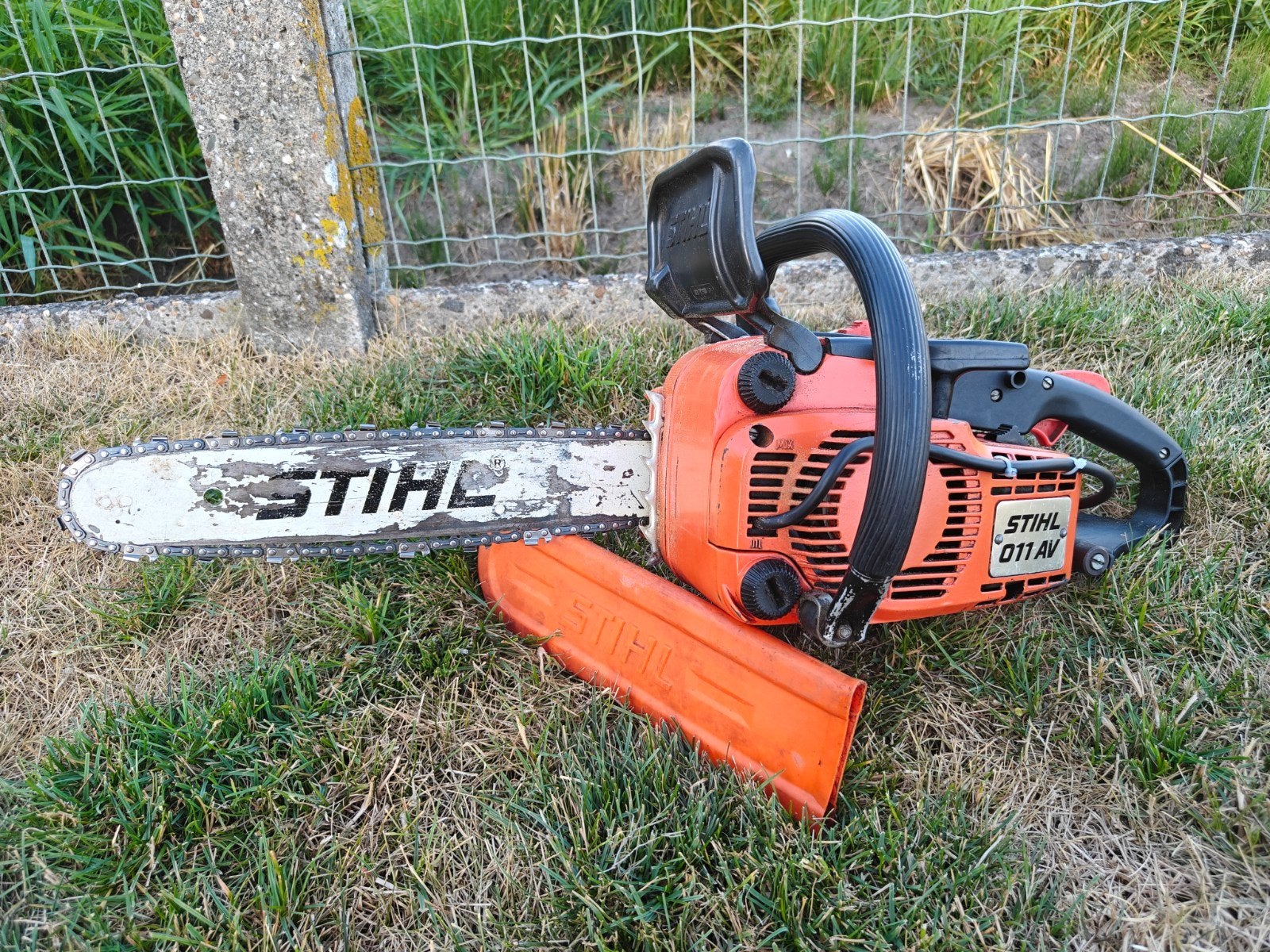 Stihl AV 011 Vintage kettingzaag, Doe-het-zelf en Bouw, Ophalen, Kettingzaag