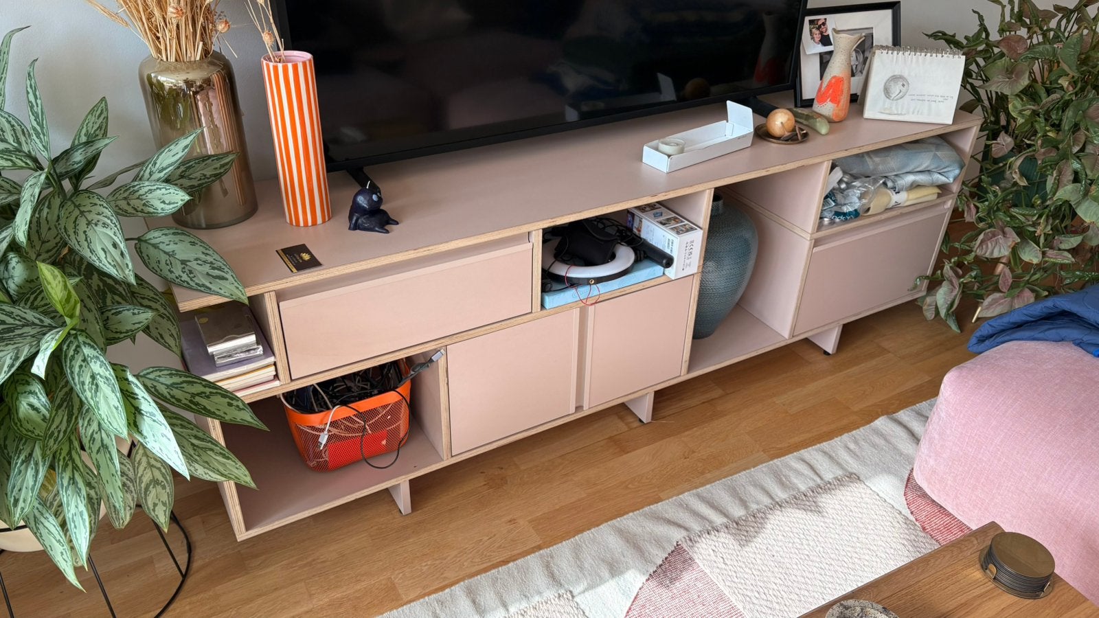 Tylko TV shelf, Ophalen, 150 tot 200 cm, Zo goed als nieuw, Minder dan 100 cm