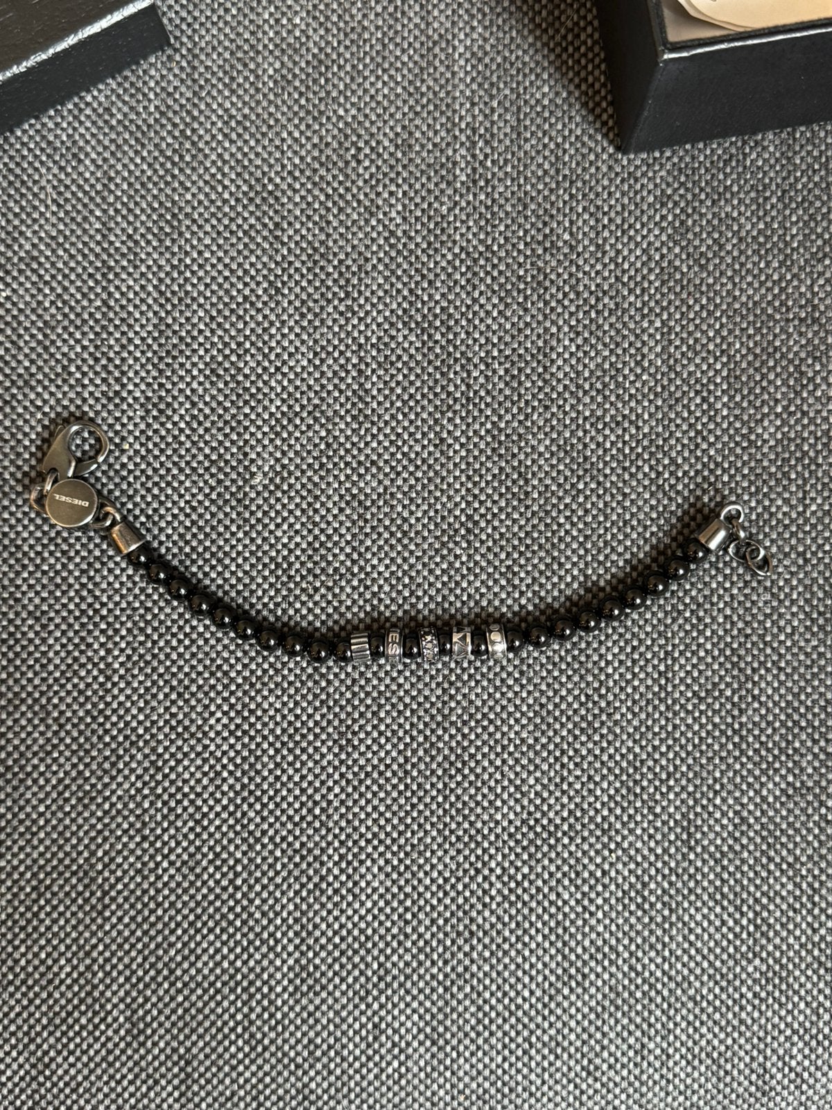 Bracelet diesel, Animaux & Accessoires, Laisses pour chiens, Enlèvement, Comme neuf
