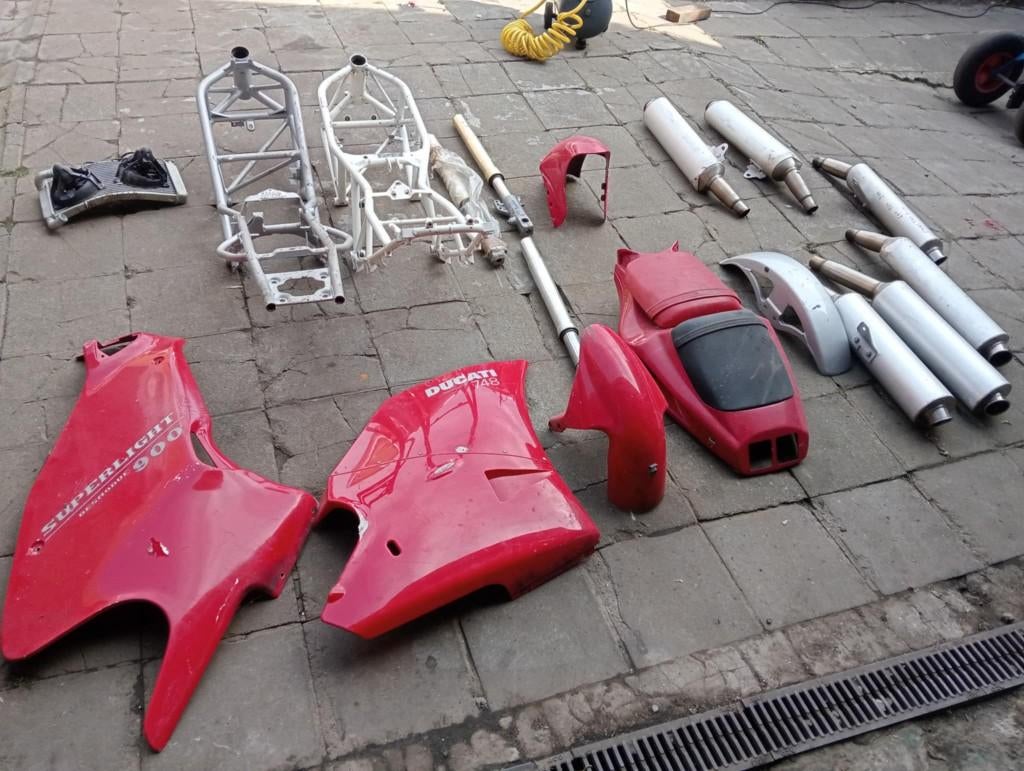 ducati 748 monstro onderdelen, Ophalen