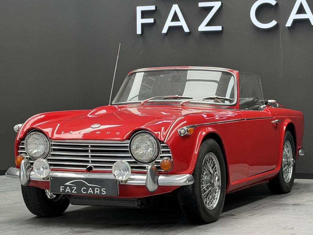 Triumph TR4 * ANCÊTRE * BON ÉTAT * (bj 1966), Auto's, Open dak, Zwart, Cabriolet, Triumph