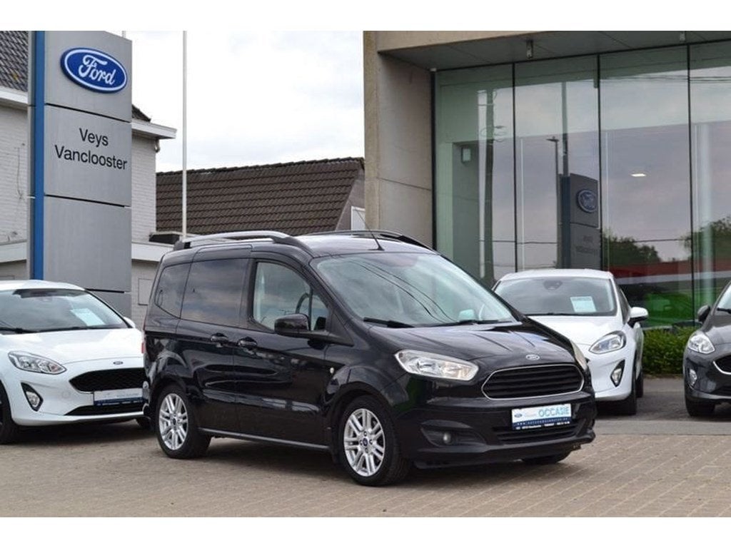 Ford Tourneo Courier Titanium 1.0i, Auto's, Ford, Monovolume, Parkeersensor, Zwart, 5 deurs