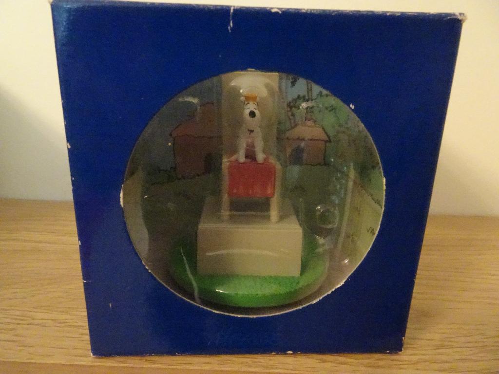 Kubusscène van Kuifje - Besneeuwde troon - Hergé, Ophalen of Verzenden, Kuifje, Zo goed als nieuw, Beeldje of Figuurtje