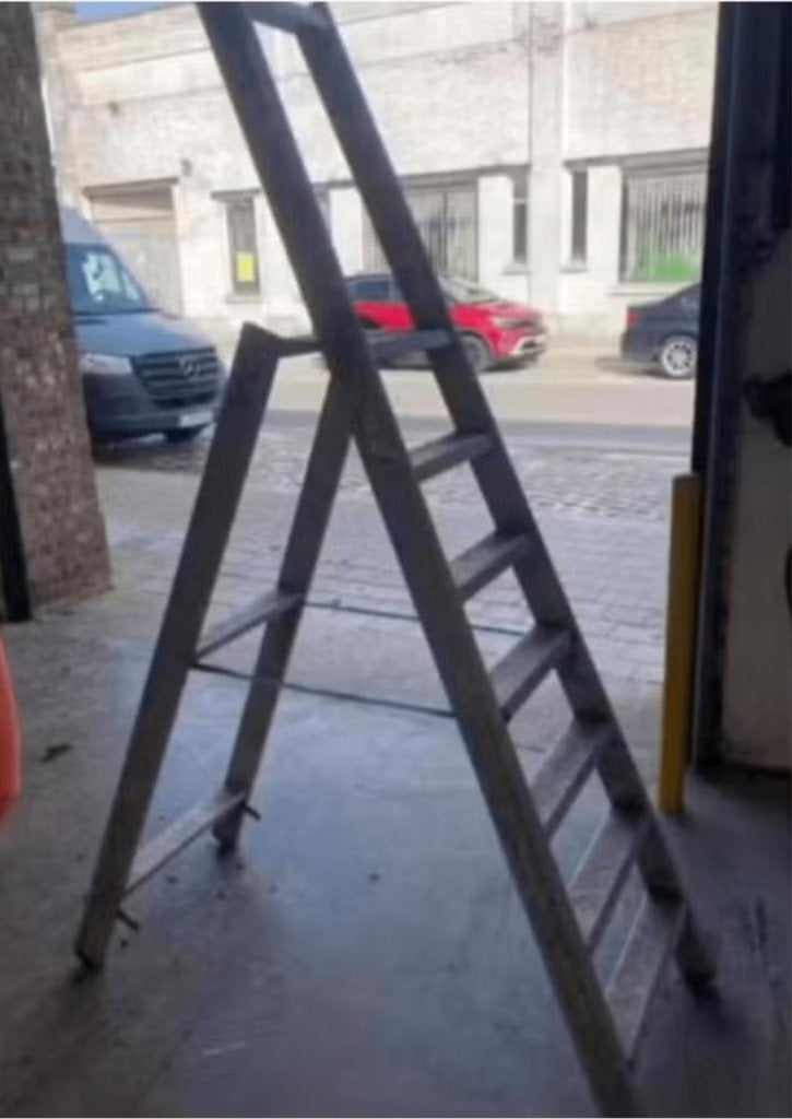 Solide professionele trapladder 7 treden, Doe-het-zelf en Bouw, Ladders en Trappen, Ophalen, Gebruikt