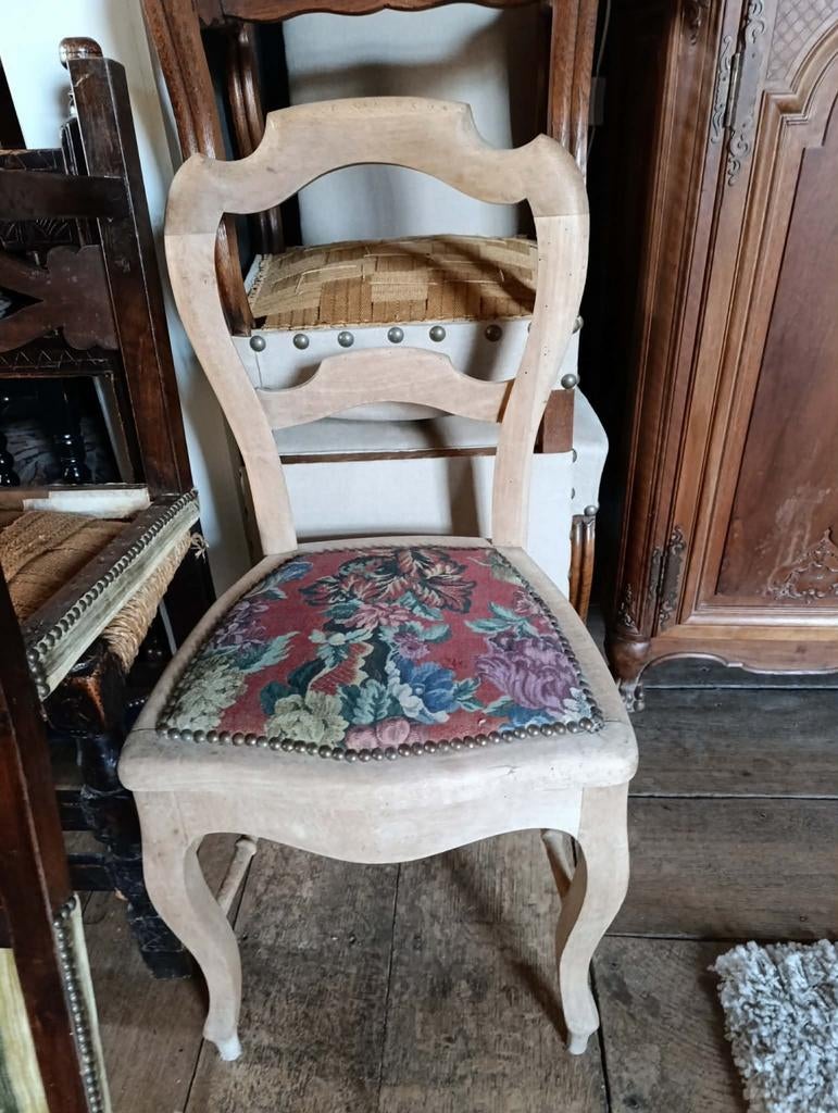 Magnifique chaise Louis XV vintage – Bois de hêtre patiné, Enlèvement