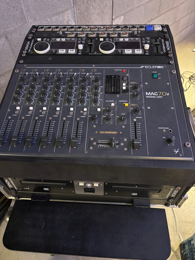 ECLER mac 70c + DENON DN-D4500 in case, Enlèvement, Comme neuf