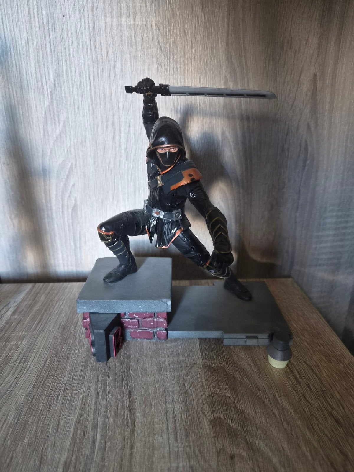 Marvel diamond select Ronin, Enlèvement