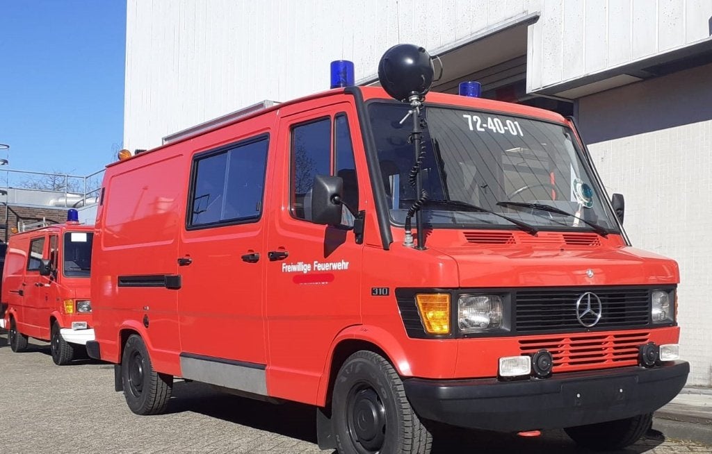 mercedes brandweer BUS CAMPER OLDTIMER benzine TOPSTAAT, Auto's, Achterwielaandrijving, Overige modellen, 2000 kg, 2100 kg