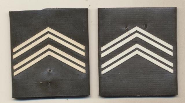 (m55) Graad Eerste Sergeant, Landmacht, 2 stuks, Verzamelen, Militaria | Algemeen, Verzenden, Landmacht