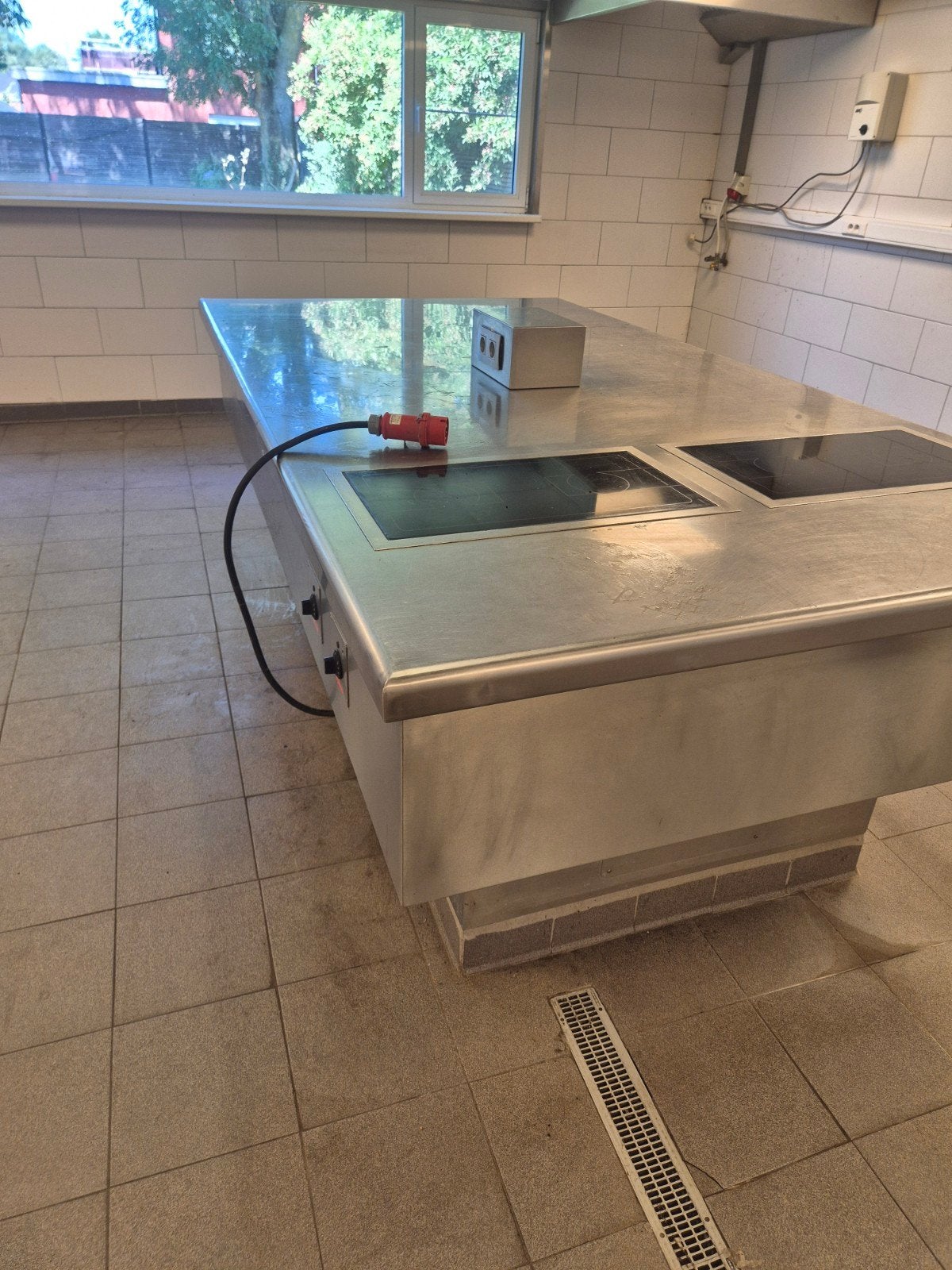 îlot de cuisine, Enlèvement, Utilisé, Cuisinière, Friteuse et Grils