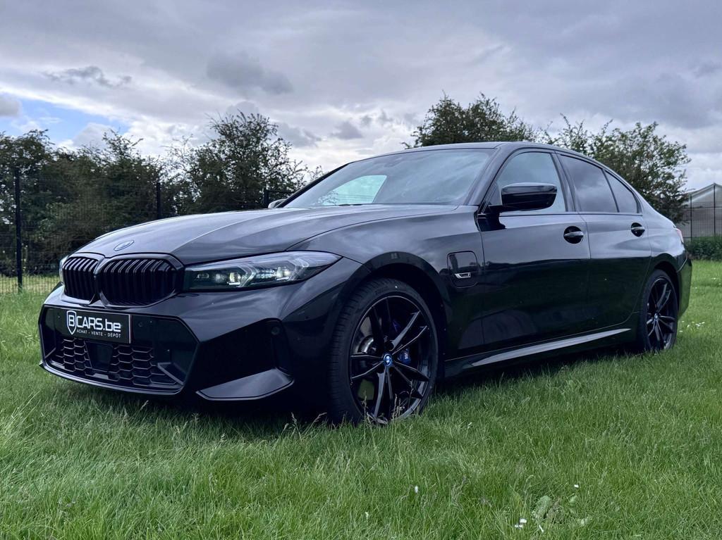 BMW 3 Serie 330 330eAS PHEV * FULL PACK M * HARMANN * KIT HI, Auto's, BMW, Automaat, Achterwielaandrijving, Gebruikt, 4 cilinders