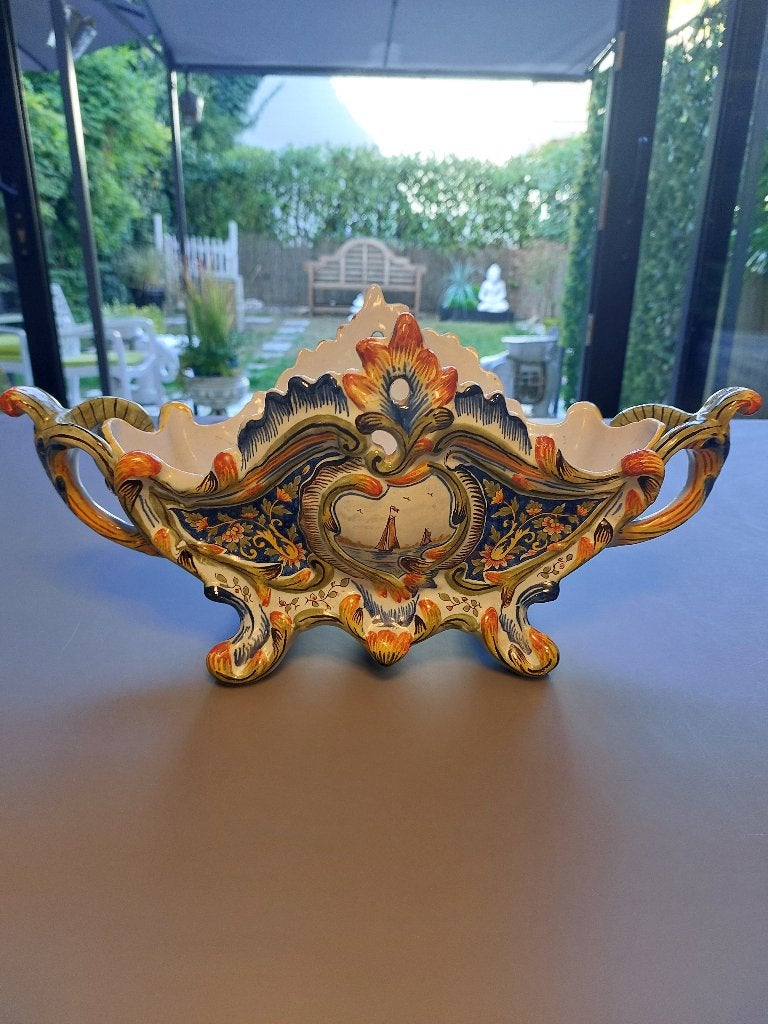 Jardinière en faïence de Rouen, Enlèvement