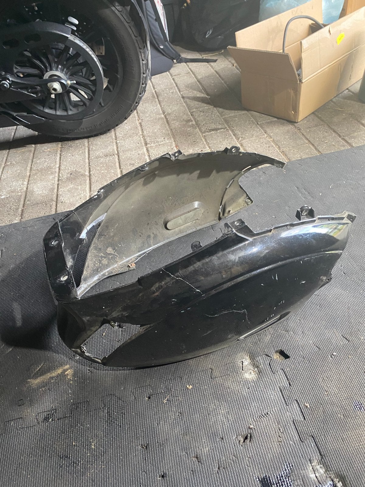 Piaggio zip achterkap met schade, Fietsen en Brommers, Brommeronderdelen | Scooters, Ophalen, Zo goed als nieuw, Piaggio