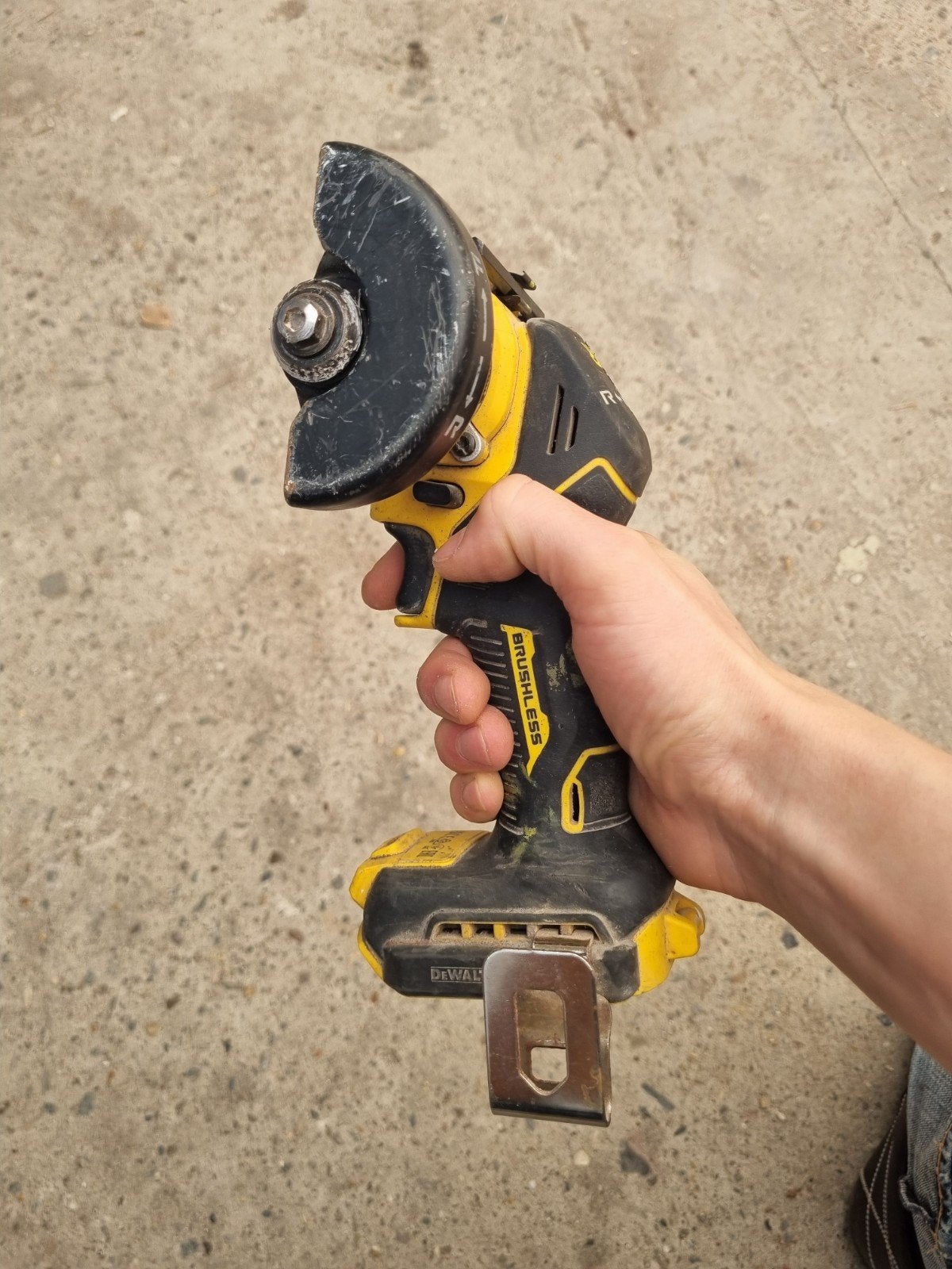 Dewalt 18v kleine slijptol DCS438, Enlèvement ou Envoi, Utilisé, Moins de 700 watts, Autres types