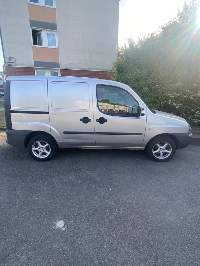 Fiat Doblo 1.9td camionnette, Argent ou Gris, Achat, USB, 2 places