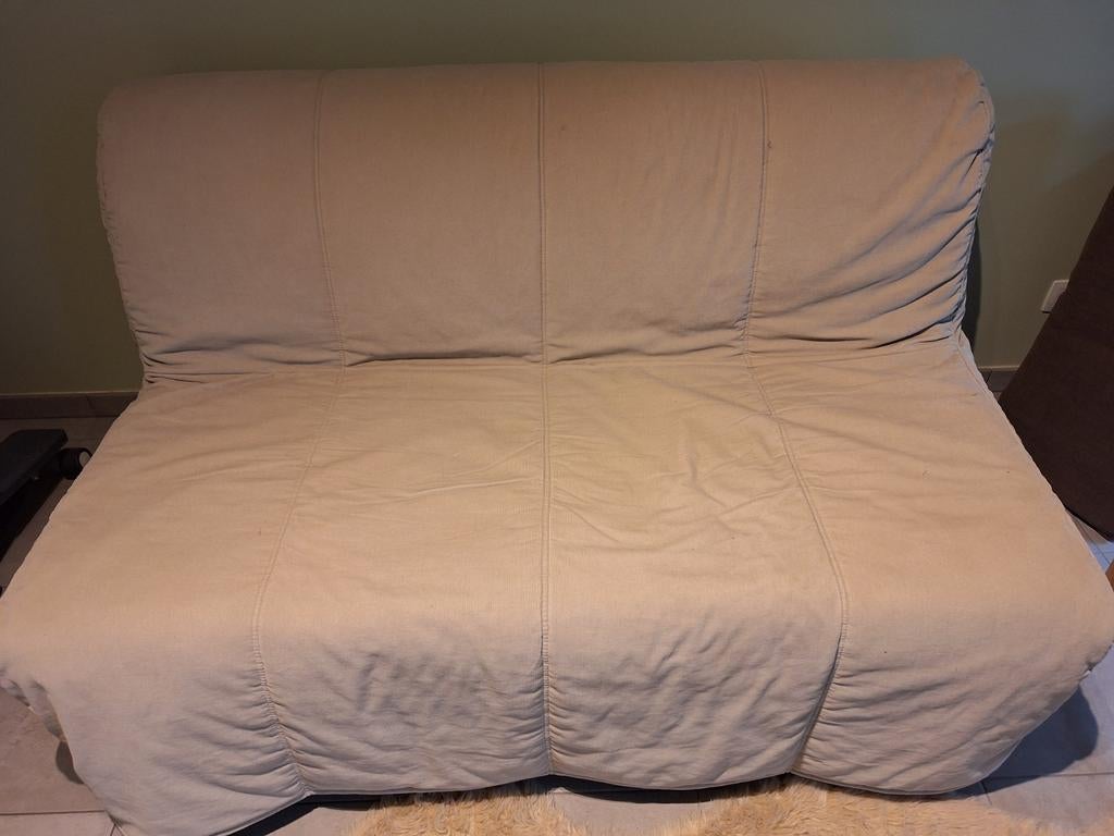 Canapé beige  2 places   Ikea convertible, Maison & Meubles, Chambre à coucher | Canapés-lits, Beige, Enlèvement