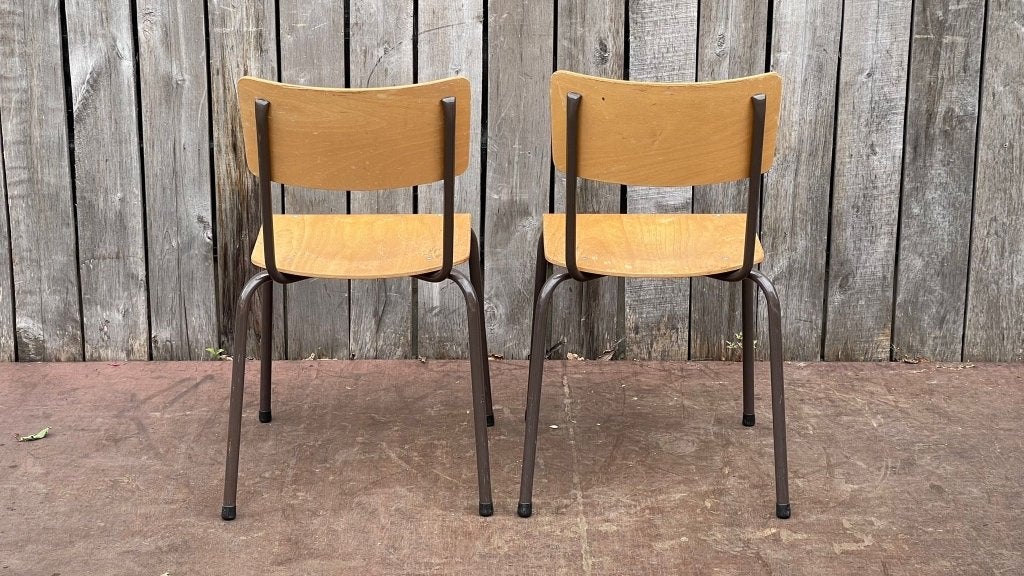 Pastelbruine kantinestoelen (160 op voorraad), Huis en Inrichting, Stoelen, Gebruikt, Bruin, Vintage kantinestoelen, Ophalen of Verzenden