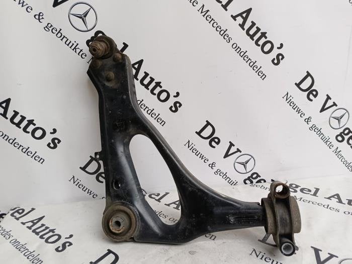 Draagarm rechts-voor van een Mercedes Vito, Gebruikt, -, Ophalen of Verzenden, -