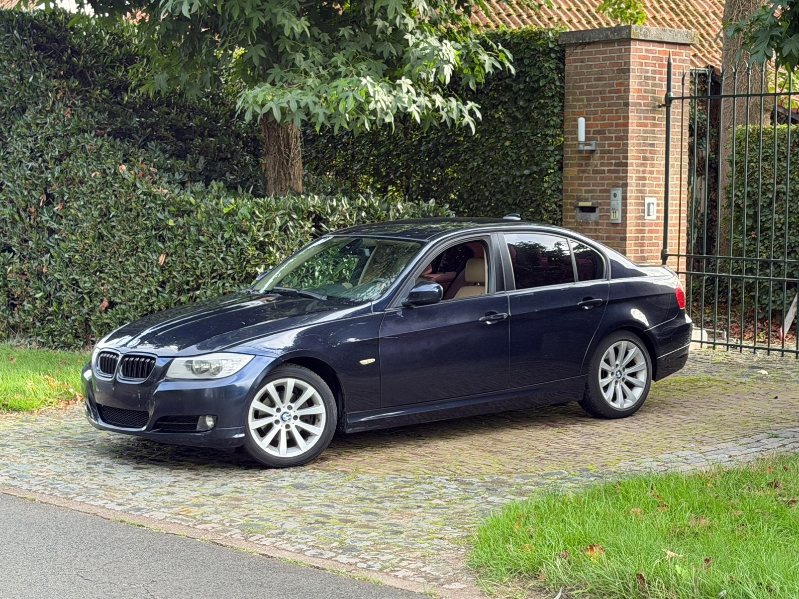 BMW 318D Face - Lift 2009 Euro 5 2.0 diesel 230.000km, Auto's, BMW, Euro 5, Achterwielaandrijving, Beige, Blauw