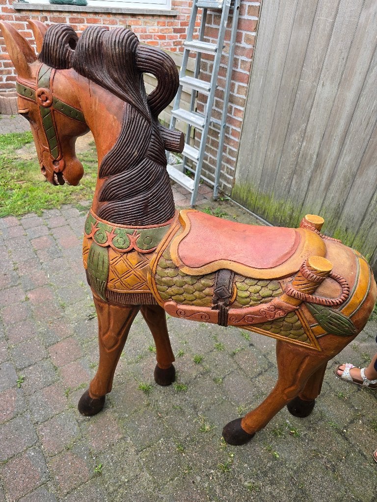Houten paard, Ophalen