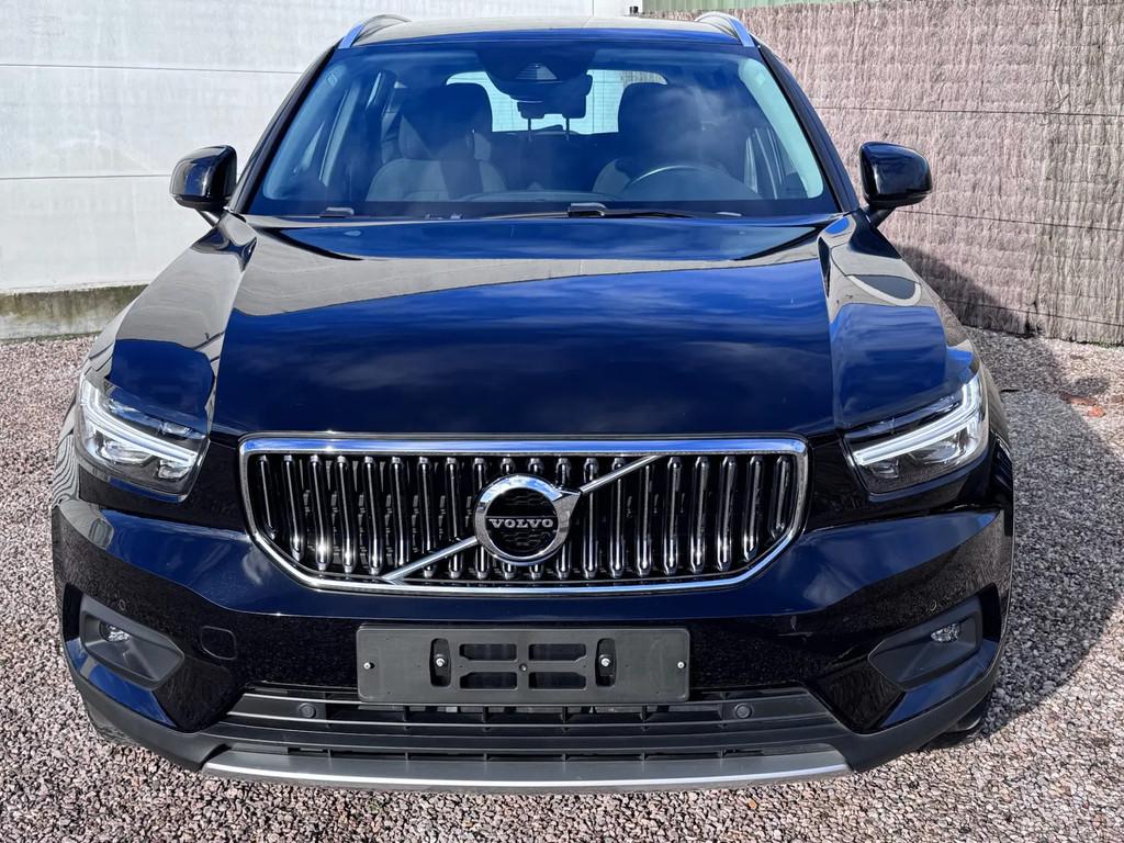 Volvo XC40 MOMENTUM PRO (automatique), Achat, 1831 kg, Entreprise, Noir