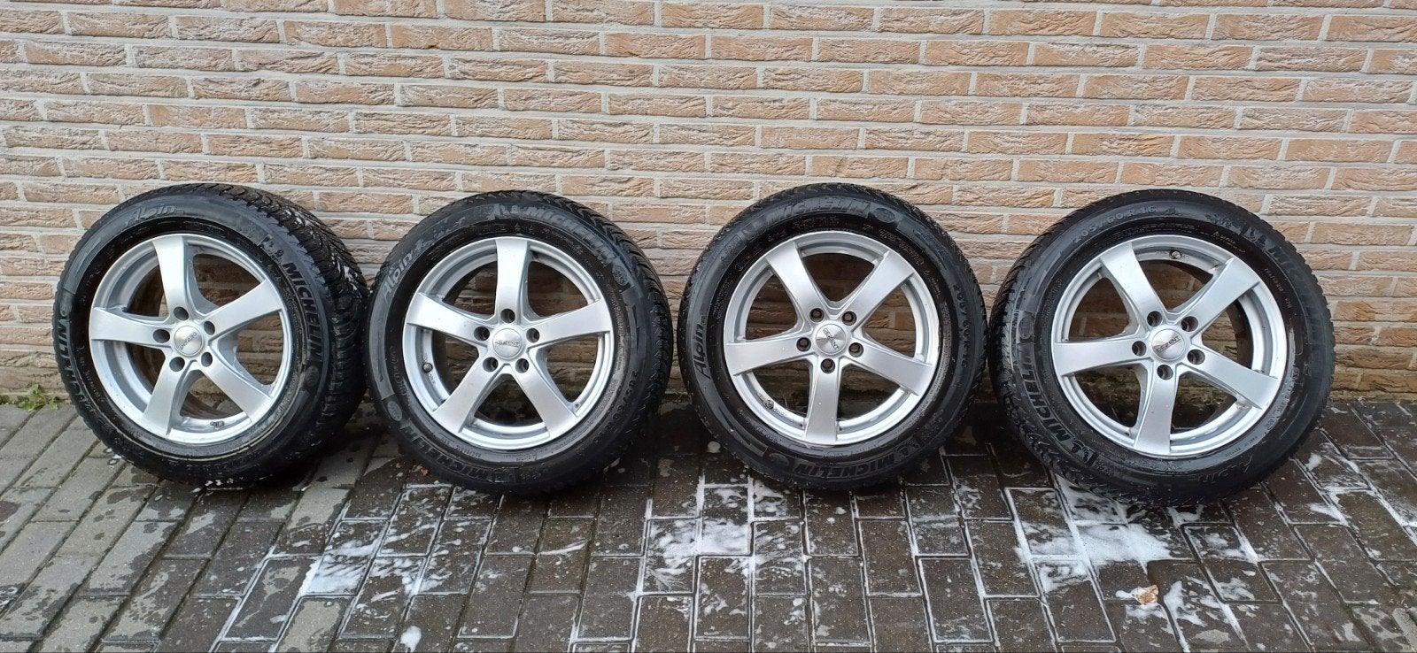 alu velgen met banden 215 60 16, Auto-onderdelen, Banden en Velgen, Ophalen, 215 mm, 16 inch, Winterbanden