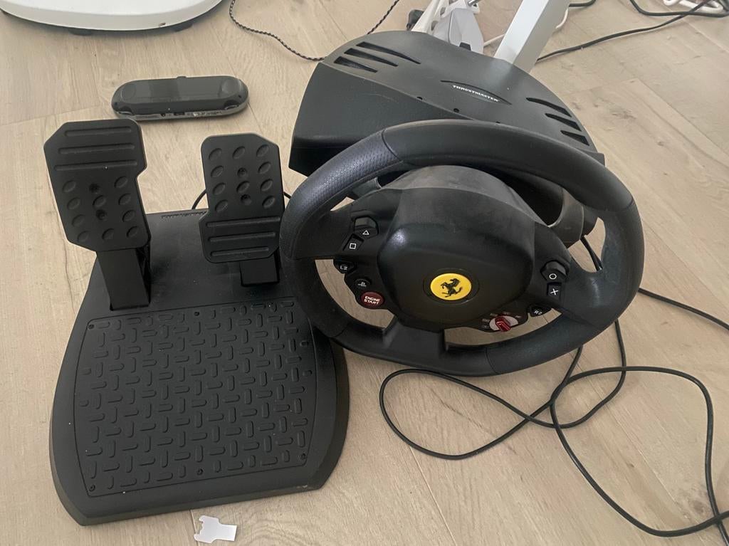 Stuur en pedalen voor playstation of pc, Ophalen of Verzenden, Zo goed als nieuw