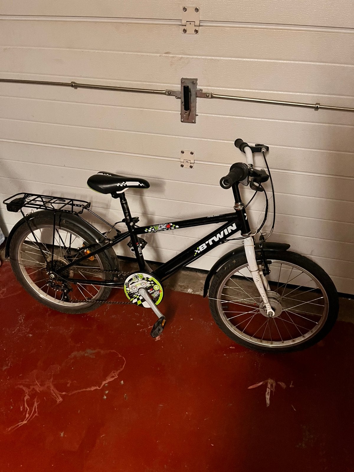 Lot a vendre ( 1 velo, 2 trottinettes pour enfant ), Ophalen, Zijwieltjes, Velgrem, Minder dan 16 inch
