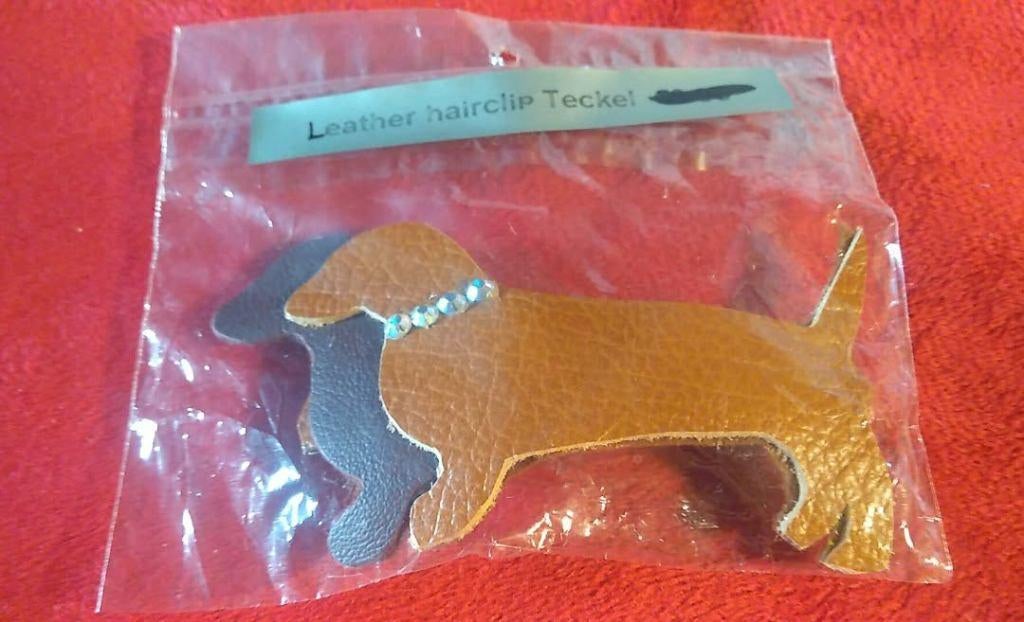 haarspeld Teckel leder NIEUW, Bijoux, Sacs & Beauté, Beauté | Soins des cheveux, Enlèvement ou Envoi, Neuf, Épingle à cheveux