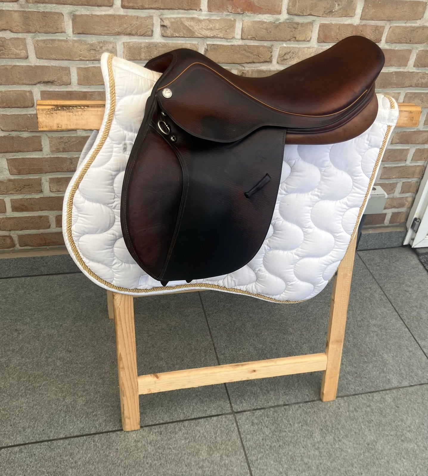 Ponyzadel Pessoa 15 3/4 inch + beugels