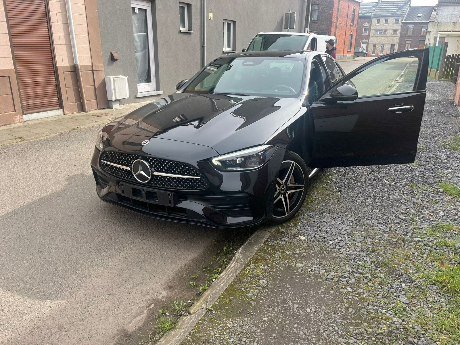Mercedes-Benz C 300 e AMG Line — 2024 — Premier propriétaire, Cuir, Euro 6, Entretenue par le concessionnaire, Noir